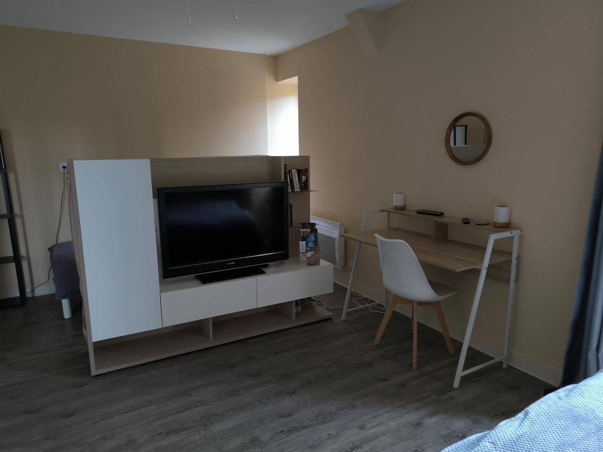Le Logis Dans La Place De Deux Apartment *